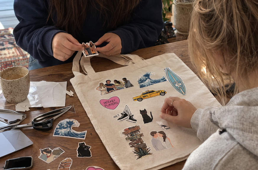 Matcha & Merch – Kreatív workshop sorozatrajongóknak