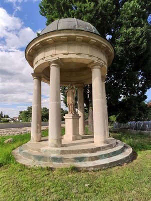 Nepomuki Szent János szobor