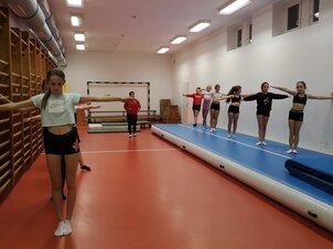 Inkluzív Cheerleading Akrobatika Edzés Hobbisoknak - Akik nem szaltóznak még