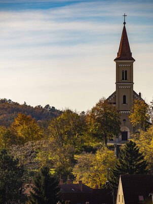 Szent László Római Katolikus Plébániatemplom
